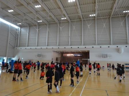 宮城県にて多治見麻子さんを講師にバレーボール教室を開催　JVA・ゴールドプラン