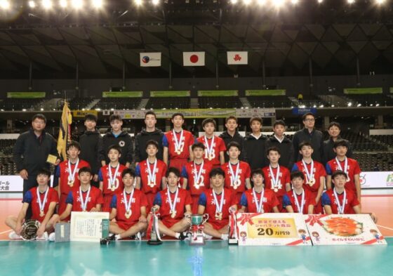 春高バレー決勝　男子洛南、笑顔の優勝　女子金蘭会、涙の連覇