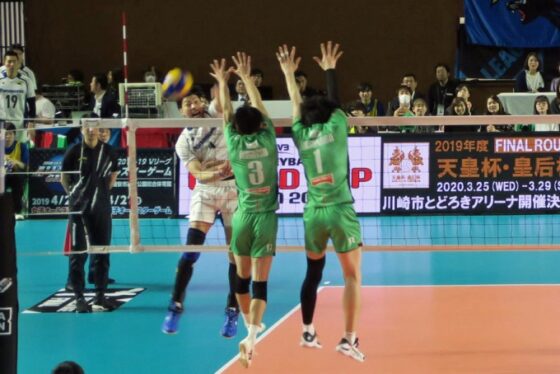 Ｖファイナル第１戦　パナソニックと久光製薬が連覇に王手