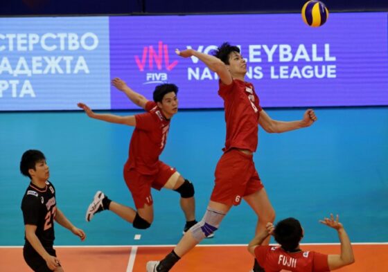 セット終盤の競り合いでイタリアに一歩及ばず　VNL男子