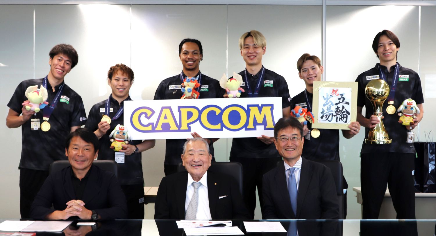 株式会社カプコンより、バレーボール男子日本代表チーム、アジア男子バレーボール選手権大会 福岡2026優勝の報奨金を受領